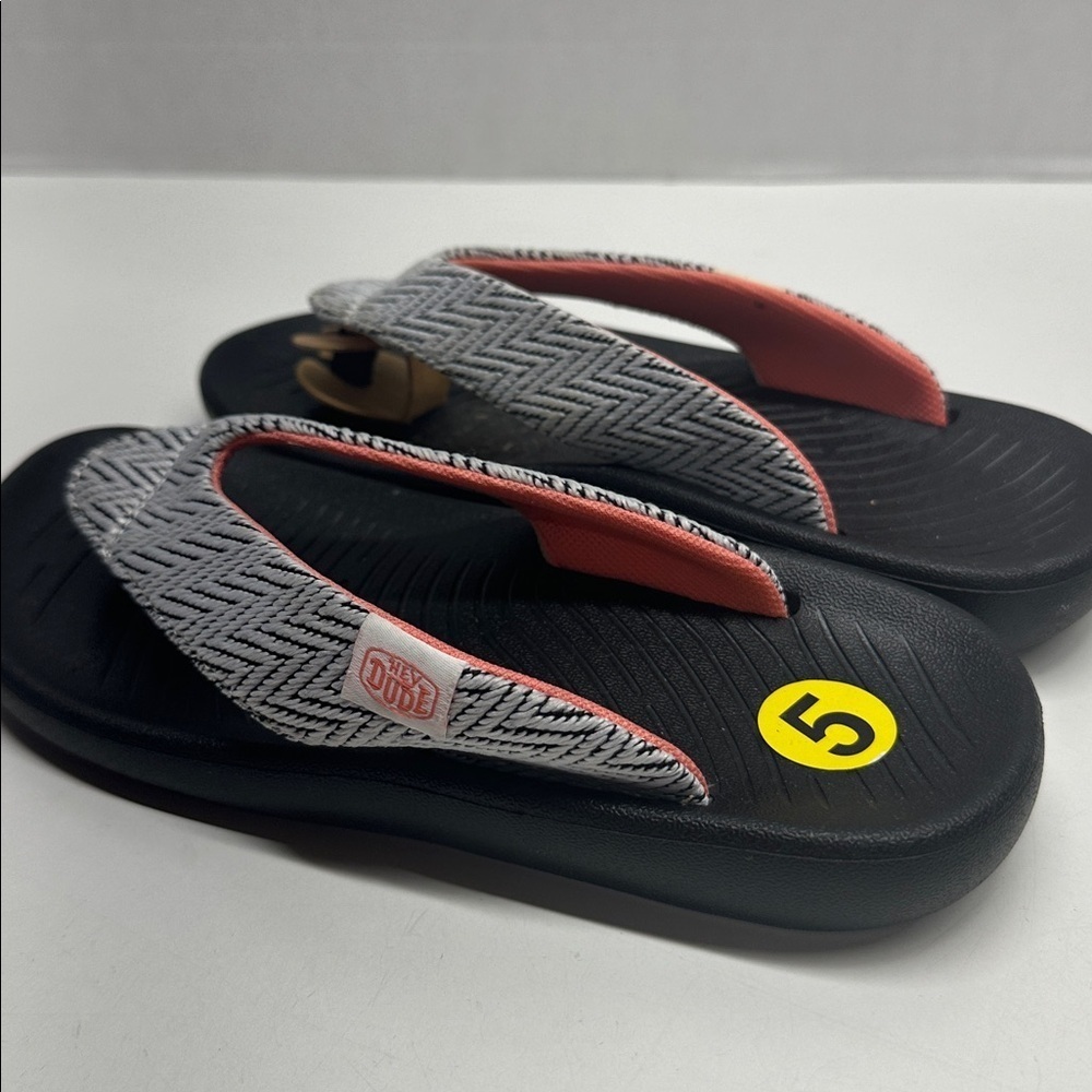 Hey Dude Meg Flip Flop Lightweight Thong Sandals Waves Black Print Womens Size 5 - Picture 4 of 7
